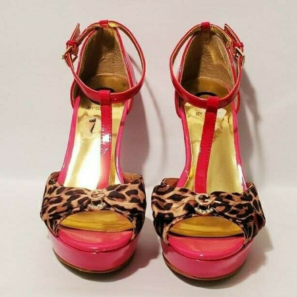 📌Recent Price Drop📌Gby Guess Open-Toed Strappy Red& Leopard Print - Picture 1 of 8